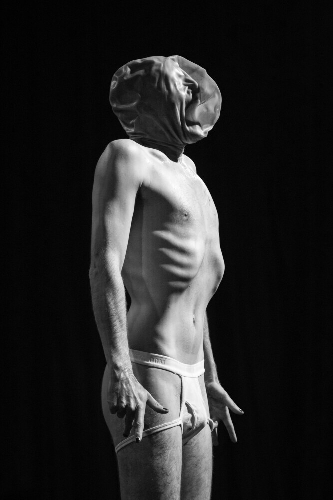 Skats no Martina O'Braiena perfromances «It's Good To Breathe In (This Riga Air)» (2023). Foto – Kristaps Dubļāns